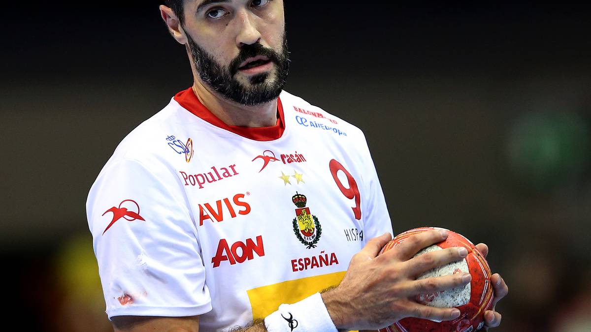 STEPHAN: Ich sehe Spanien nicht stärker als Deutschland und Dänemark - trotz des hohen Sieges gegen Tschechien. Ich traue der etwas in die Jahre gekommenen Mannschaft deshalb nicht den Einzug in das Halbfinale zu