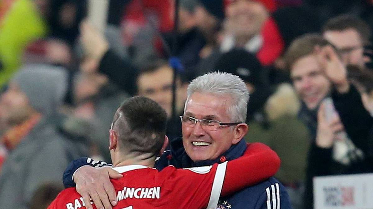 ... dann nimmt ihn Heynckes einfach in die Arme und alles ist wieder gut. Weil die Profis ihrem Mister tatsächlich glauben, dass er es ernst meint