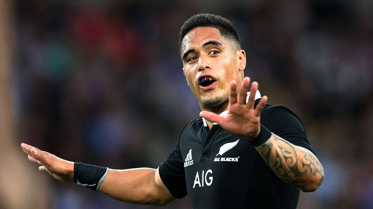 Aber auch Rugby ist vor Skandalen nicht gefeit. Neuseelands Nationalspieler Aaron Smith wird im Oktober 2016 suspendiert, weil er beim Sex auf einer Behindertentoilette erwischt wurde