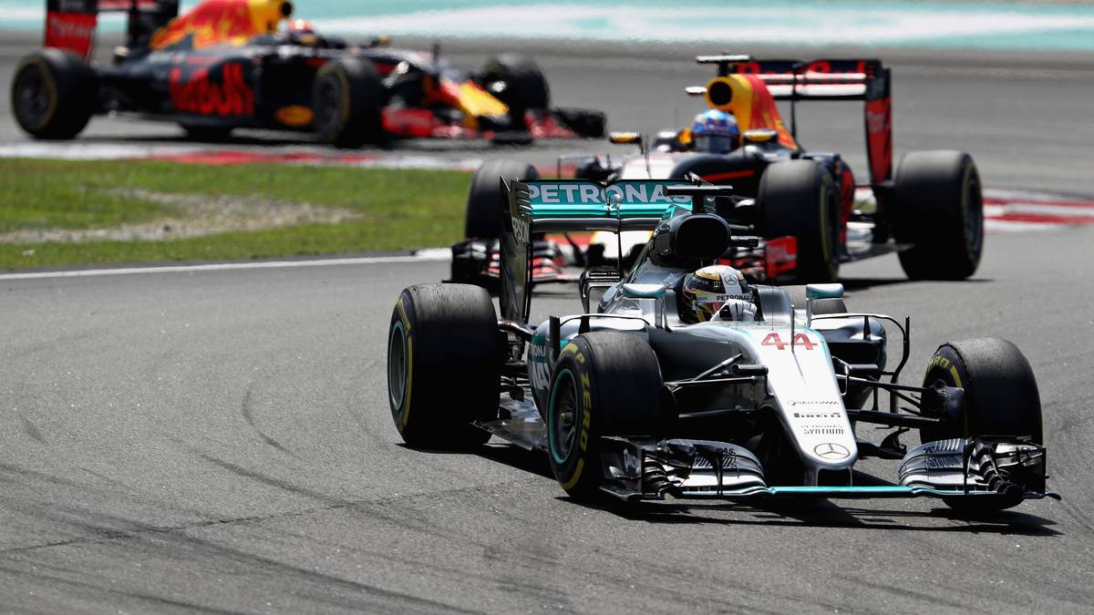 SOLALA - LEWIS HAMILTON: Der Start war einfach Murks, die notwendige Aufholjagd durchaus sehenswert. Am Ende beißt er sich trotzdem die Zähne an Verstappen aus. Weder die fünf Runden frischeren Reifen noch DRS haben ausgereicht, um den Niederländer zu knacken