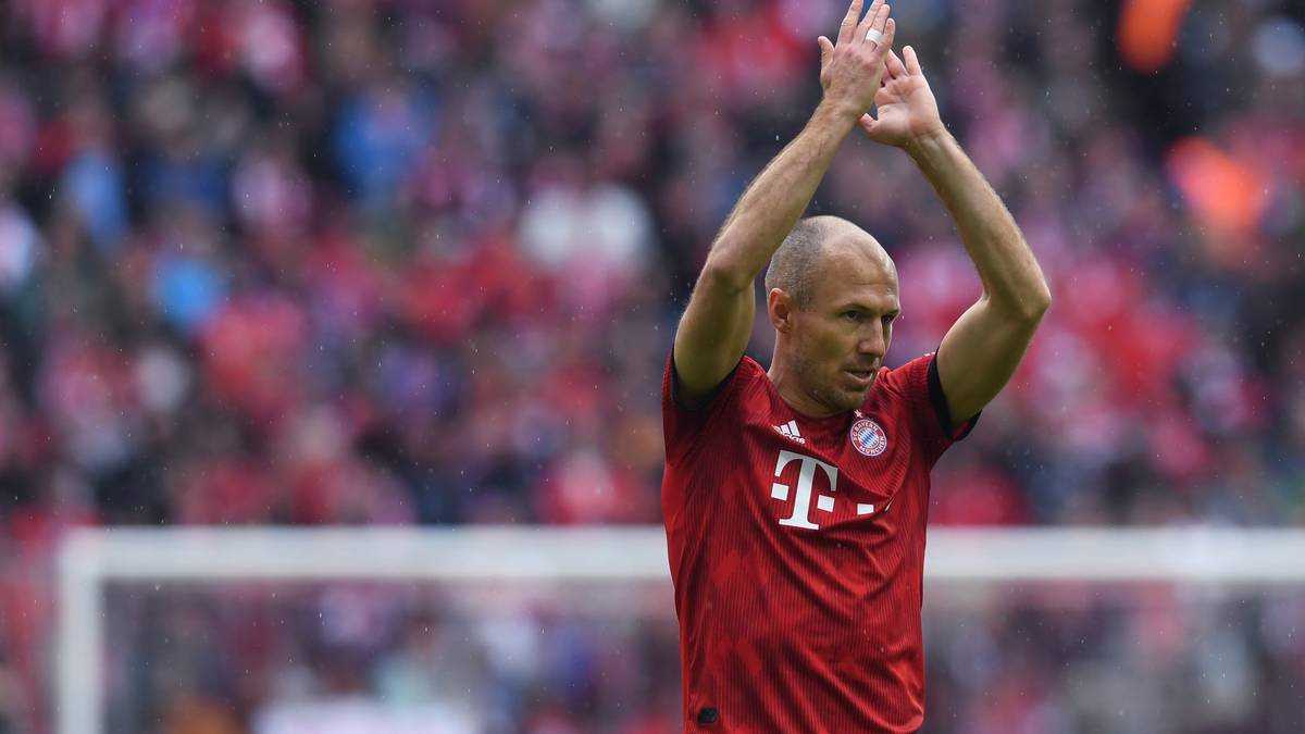 PLATZ 5: ARJEN ROBBEN (306 Einsätze/143 Tore/101 Vorlagen): Einer der Größten und Besten räumt im Sommer 2019 seinen Spind. Der niederländische Flügelstürmer kam 2009 von Real Madrid nach München und gewann seitdem 18 Titel. Zwei weitere können nach der laufenden Saison noch dazukommen. Dank je wel, Arjen!