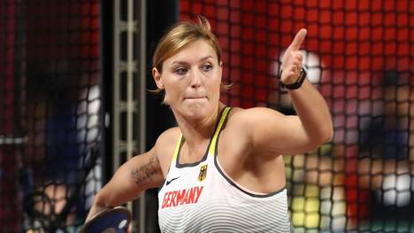 Kristin Pudenz kämpft beim Diskuswurf um eine Medaille