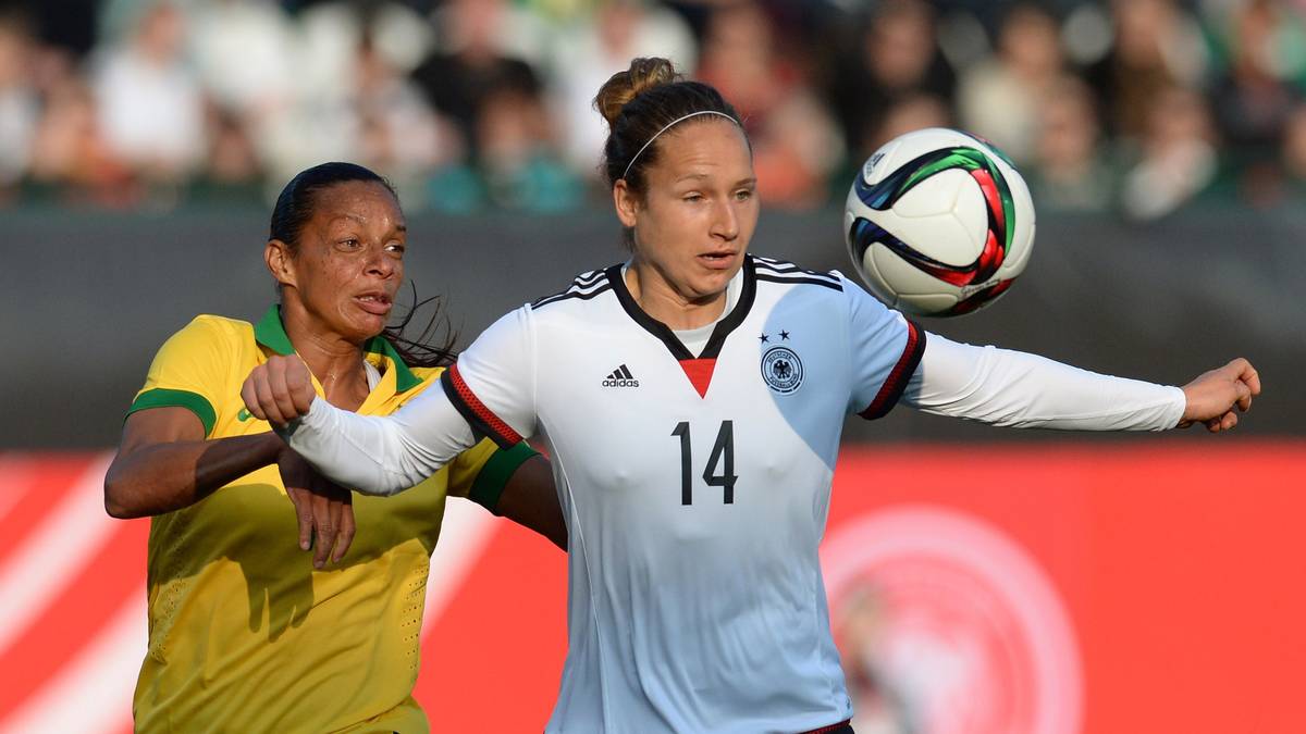 Babett Peter (Alter: 27, Verein: 1. FFC Frankfurt, Länderspiele: 88, Tore: 4)