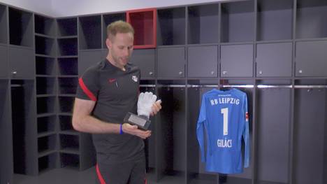 Peter Gulácsi hielt in der Saison 2020/2021 15 mal die Null. Von Sport1 und Schöner Wohnen Polarweiss gibt es dafür die Weiße Weste. Der Torhüter von RB Leipzig zeigt sich überglücklich.