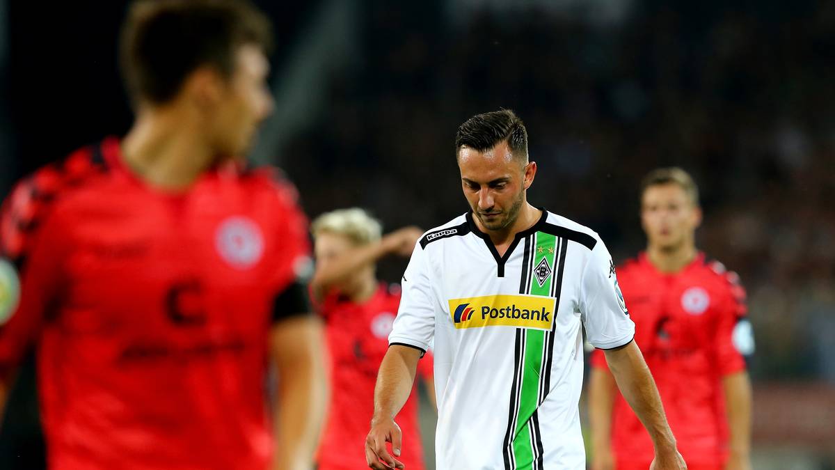 JOSIP DRMIC (Borussia Mönchengladbach): Erst im Sommer von Leverkusen nach Gladbach gewechselt, kommt der Stürmer bei der Borussia noch nicht in Schwung. Hannovers neuer Sportlicher Leiter Christian Möckel kennt Drmic noch aus Nürnberger Zeiten, will den Schweizer zu 96 locken. SPORT1-Prognose: Tanzt Gladbach weiter auf drei Hochzeiten, wird Drmic nicht gehen dürfen