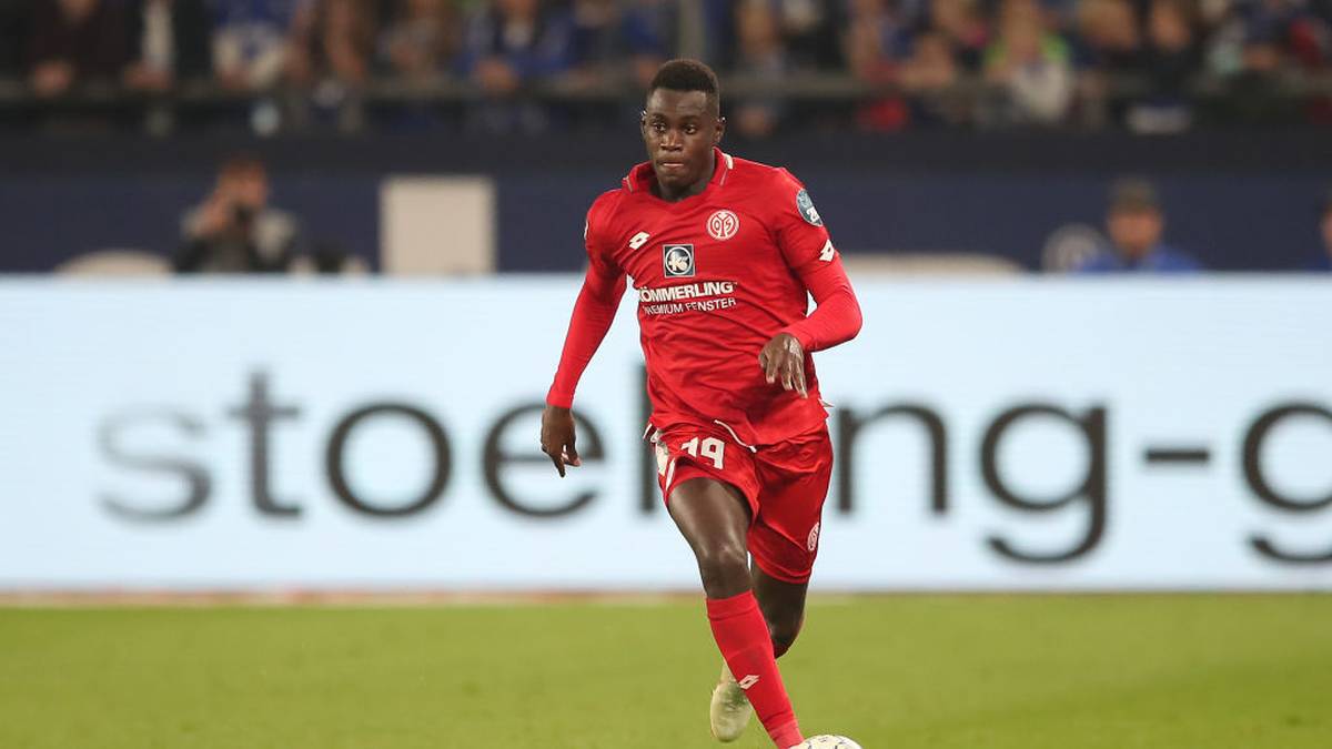 MOUSSA NIAKHATÉ (Mainz 05): Vor einem Jahr geholt als Ersatz für Abdou Diallo, ist der 23-Jährige schnell zum Mainzer Abwehrchef aufgestiegen. Im Vorjahr blieb er nur einmal ohne Einsatzminute, in der laufenden Saison ließ der Franzose bislang keine einzige aus