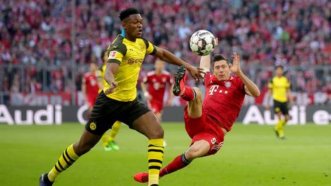 Am Abend treffen der FC Bayern München (r.: Robert Lewandowski) und Borussia Dortmund (l.: Dan-Axel Zagadou) im Supercup aufeinander