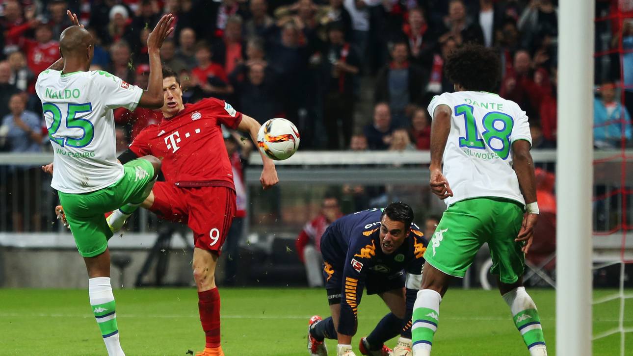 FC Bayern Muenchen v VfL Wolfsburg - Bundesliga