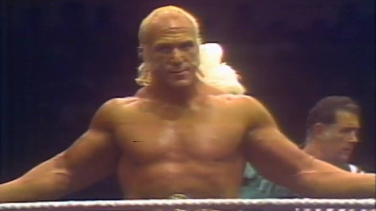 PLATZ 14: SUPERSTAR BILLY GRAHAM - Historische Regentschaft 1977/78, war als erster Heel (Bösewicht) über einen längeren Zeitraum Champion - fast immer vor ausverkauftem Haus. Sein schillerndes Auftreten war Blaupause für viele Stars nach ihm, auch Hulk Hogan war von ihm inspiriert