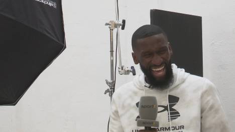 Real-Star Antonio Rüdiger verrät im großen Exklusiv-Interview mit SPORT1 welcher Spieler am lustigsten ist und was er an einem Cheat Day sich zum Essen gönnt. 