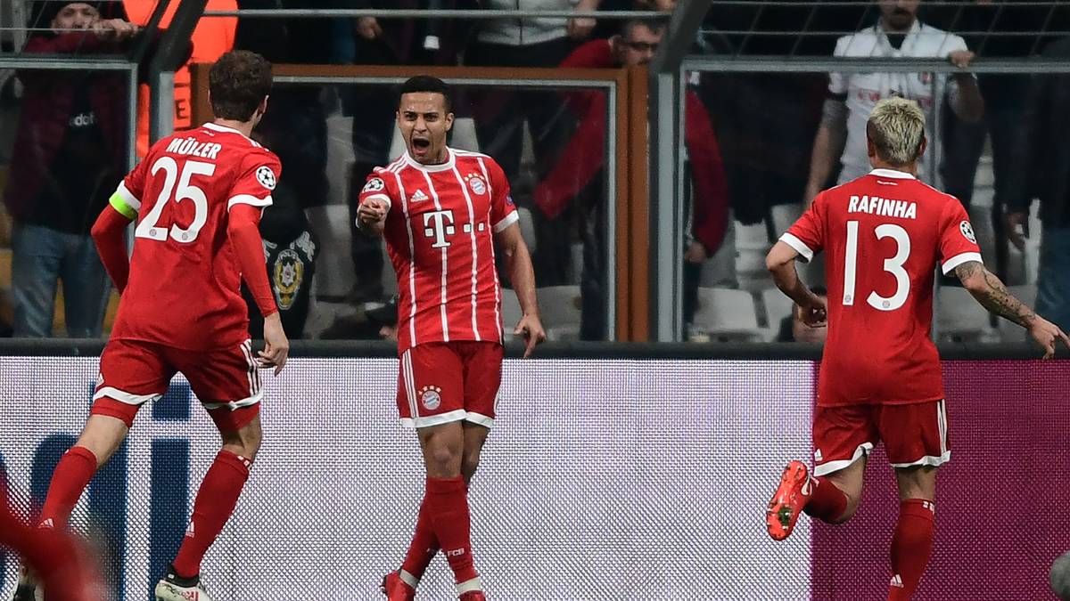 ERSTE NACHRÜCKER - THIAGO (Mittelfeld): Sollte es bei Vidal Zweifel an der Fitness geben, ist Thiago-Time. Gegen defensivere Teams ist der kreative Spanier ohnehin die bessere Variante, im Hinspiel gegen Sevilla machte die spanische Mittelfeldachse Martinez-Thiago-James schon einmal den Unterschied