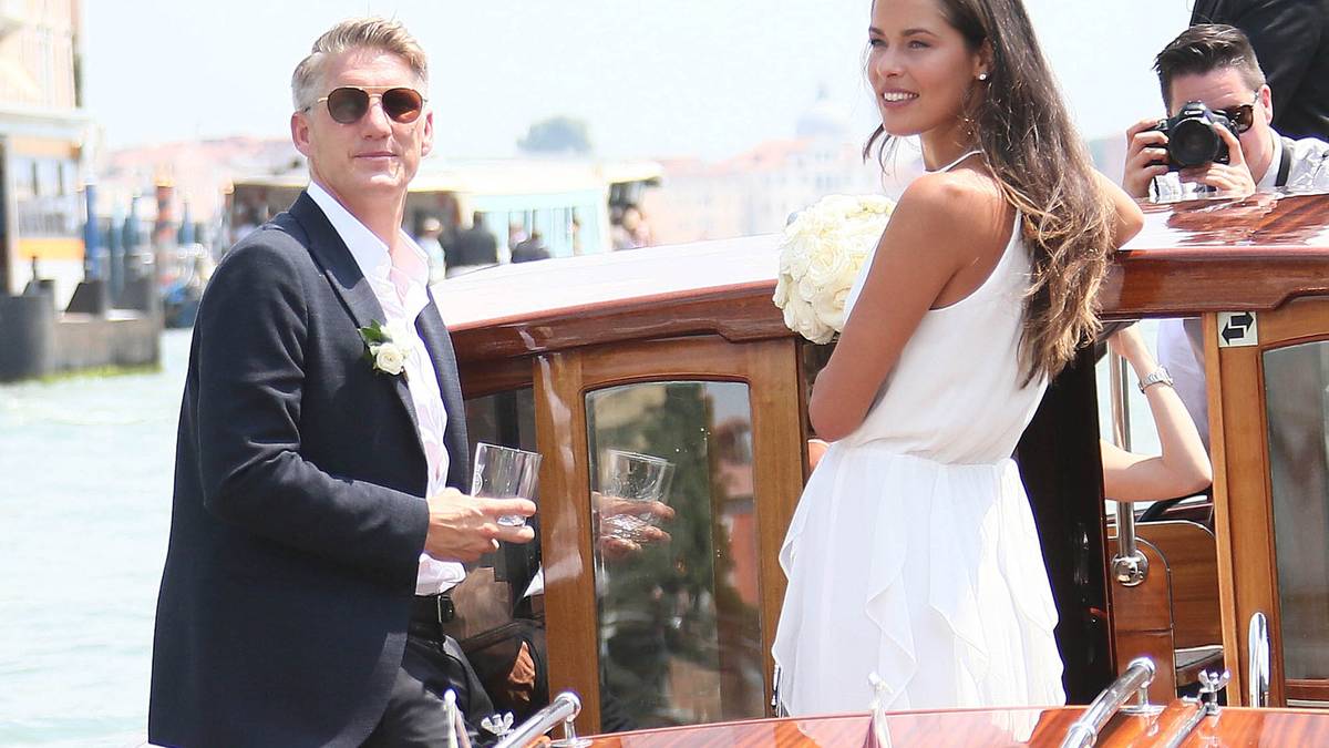 Auf dem Wasser geht es dann auch zurück in das Nobelhotel Aman. Angeblich hat Schweinsteiger es komplett angemietet