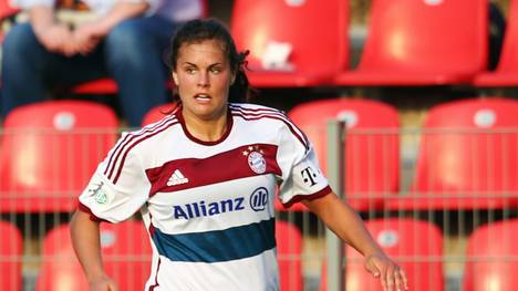 Allianz Frauen-Bundesliga-Bayer Leverkusen-FC Bayern Muenchen-Katherine Stengel