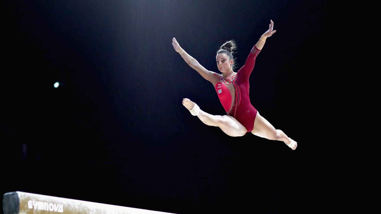 Schäfer stürzt vom Schwebebalken