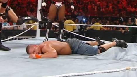 John Cena wurde 2010 bei Opfer von The Nexus