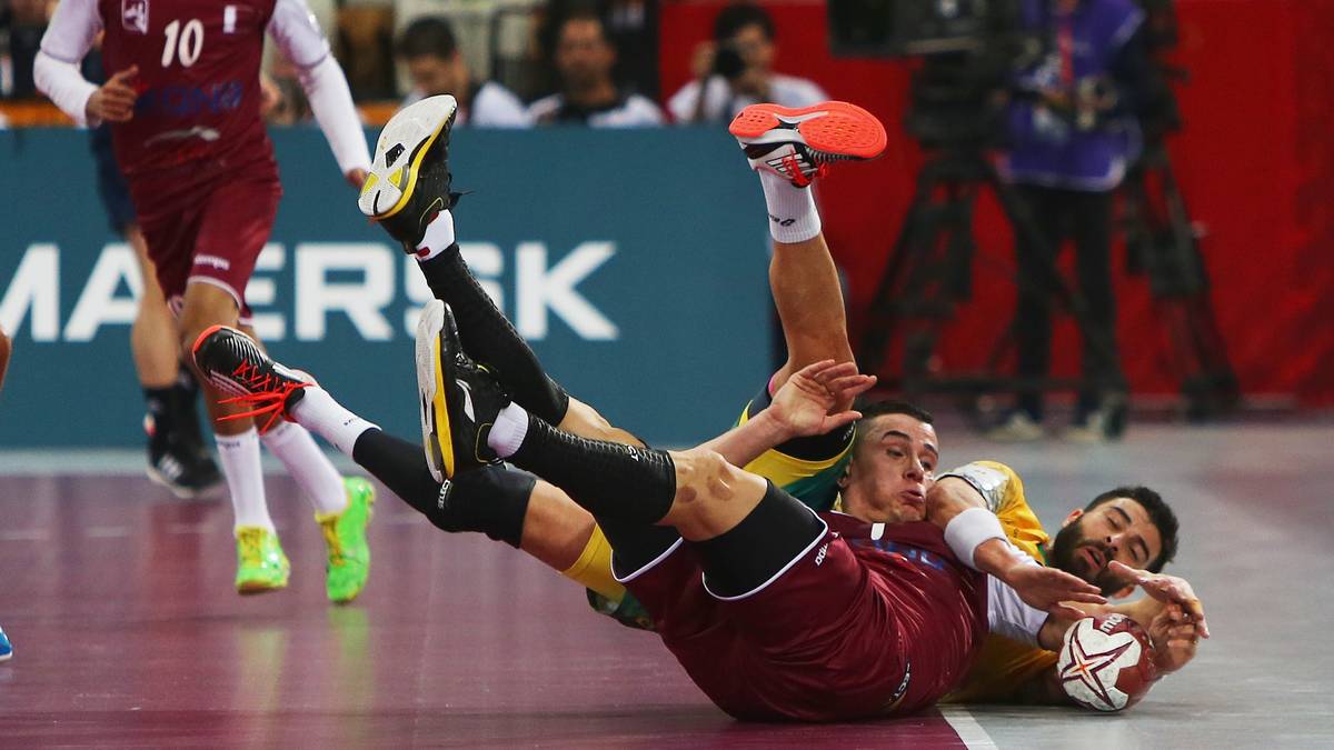 Der Kampf um jeden Ball geht weiter. Auch wenn beide Spieler in Aus fliegen, gibt keiner nach