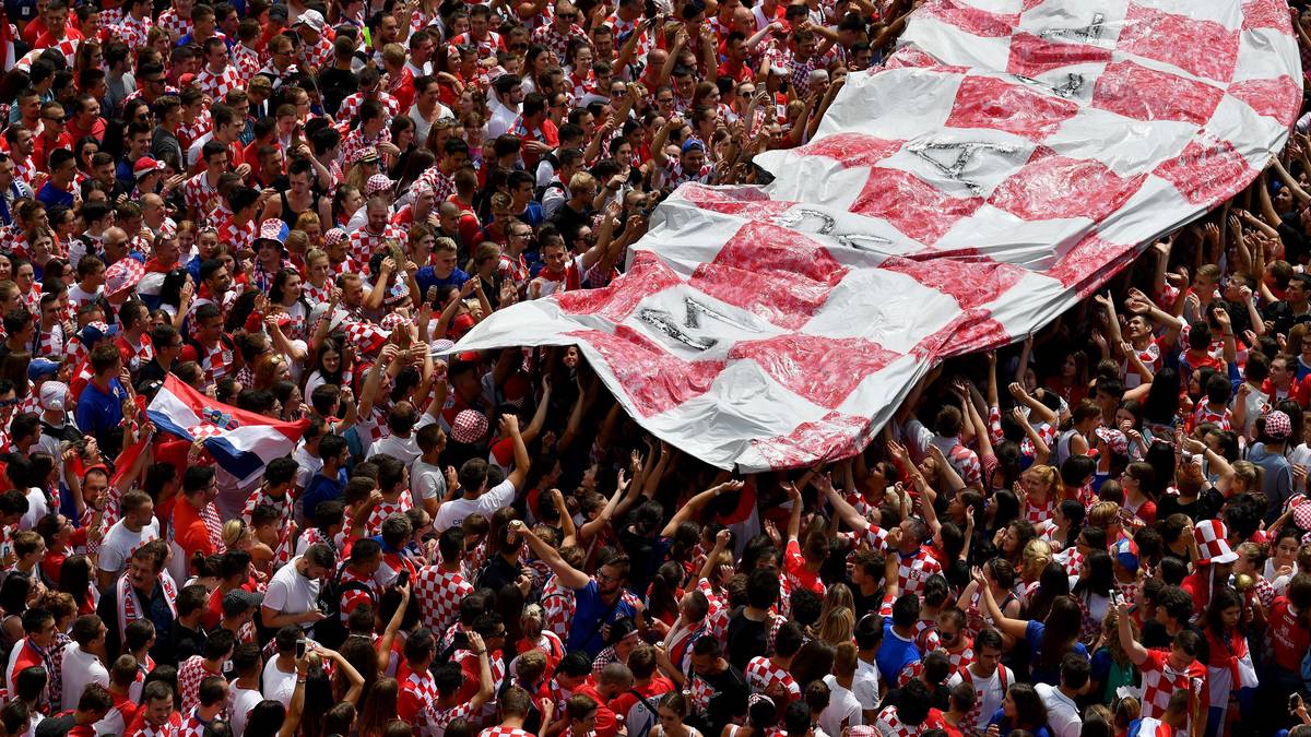 Das Team von Cheftrainer Zlatko Dalic verlor das Endspiel gegen Frankreich zwar mit 2:4, wird aber wie ein echter Weltmeister empfangen