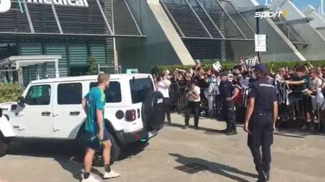 Matthijs de Ligt will unbedingt zum FC Bayern. Am Sonntag schlug er aber erst einmal in Turin auf - und wurde von den Juve-Fans gefeiert.