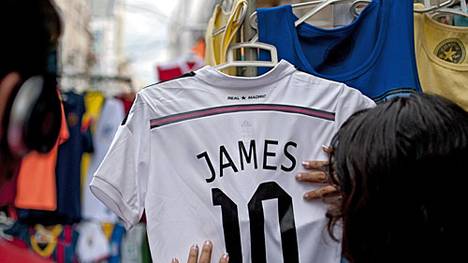Das Trikot von James Rodriguez in einem kolumbianischen Laden