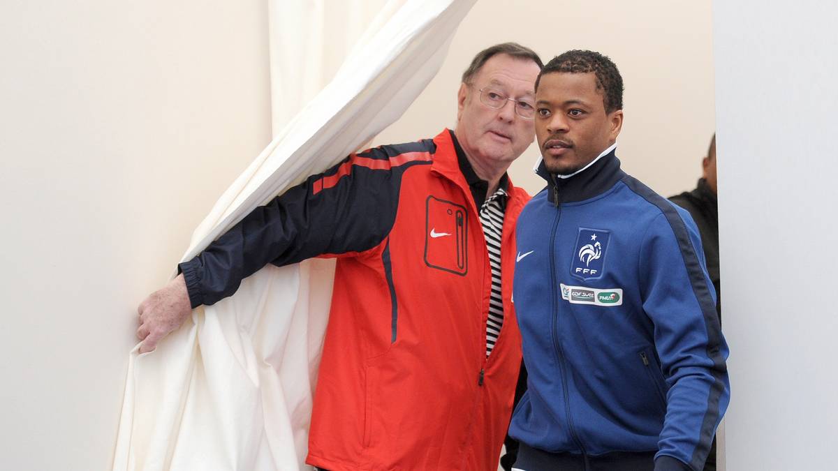 Doch damit nicht genug: Der Großteil des Teams war gegen Anelkas Rauswurf, nach einem Streit zwischen Kapitän Patrice Evra und einem Fitnesscoach kam es zum Trainingsboykott. Das Ergebnis: blamables Vorrundenaus für  die "Grande Nation"