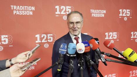 Karl-Heinz Rummenigge blickt auf seinen damaligen Bayern-Abgang als Spieler und setzt die Ablösesumme in den Kontext zur heutigen Zeit.