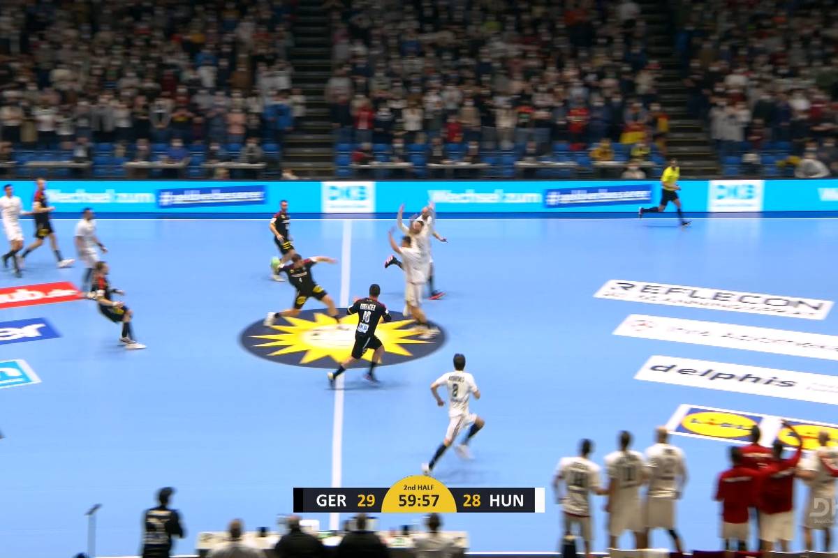 Was für ein irres Finish: Im zweiten Test gegen Ungarn führt das DHB-Team schon komfortabel - doch in den Schlusssekunden wird es nochmal wild.