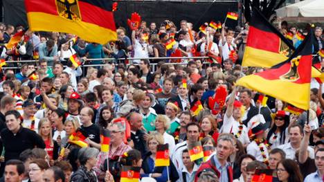 Die deutschen Fans fiebern bereits der WM in Russland entgegen