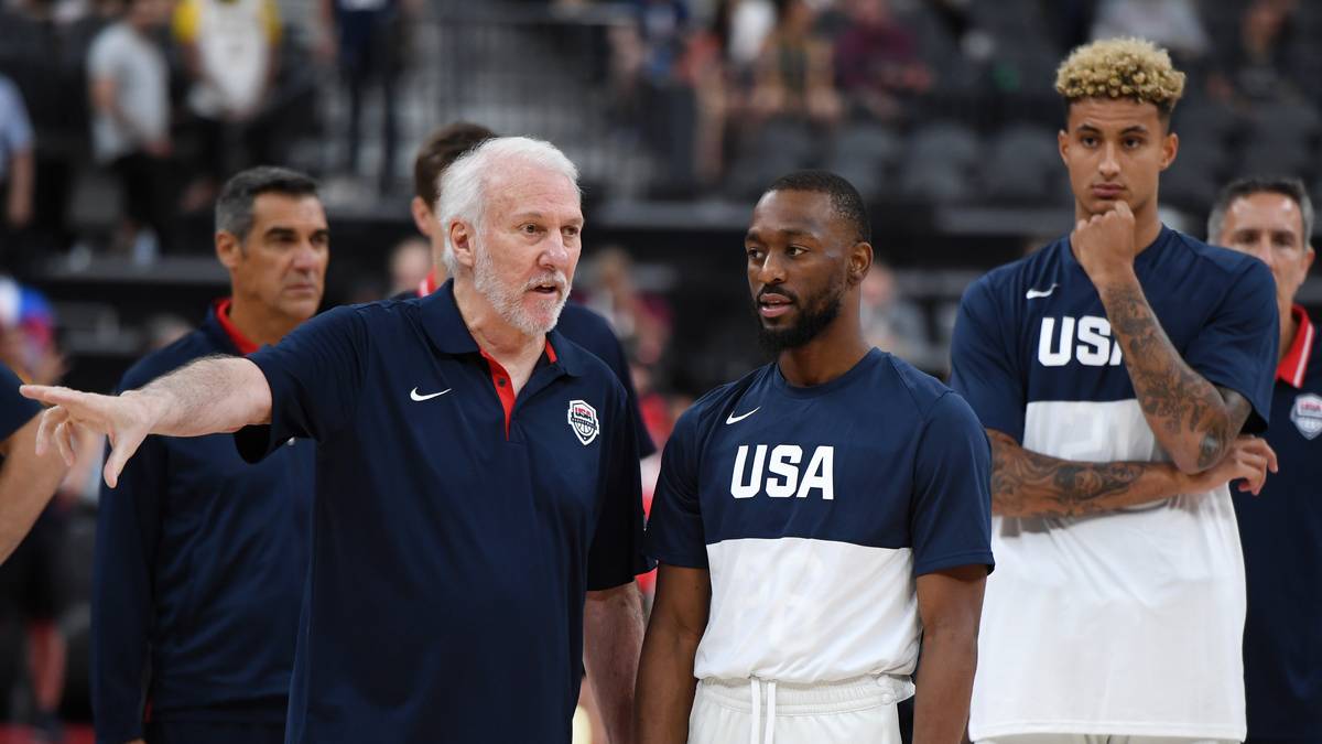 Dieser belief sich auf 17 Spieler, doch inzwischen sind es aufgrund vierer Absagen nur noch 13. Am Ende muss die Trainer-Legende den Kader auf zwölf Spieler reduzieren. Ein Star muss also noch weichen