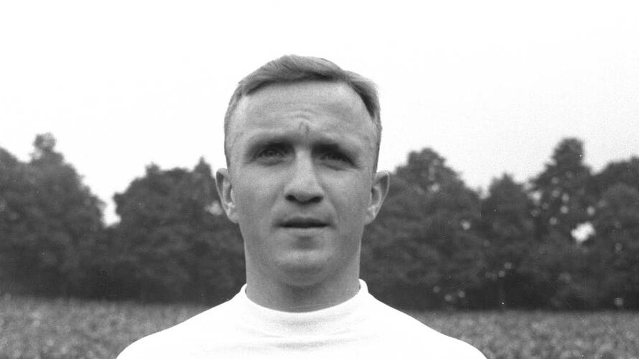 José Emilio Santamaría bei einem Real-Spiel 1960
