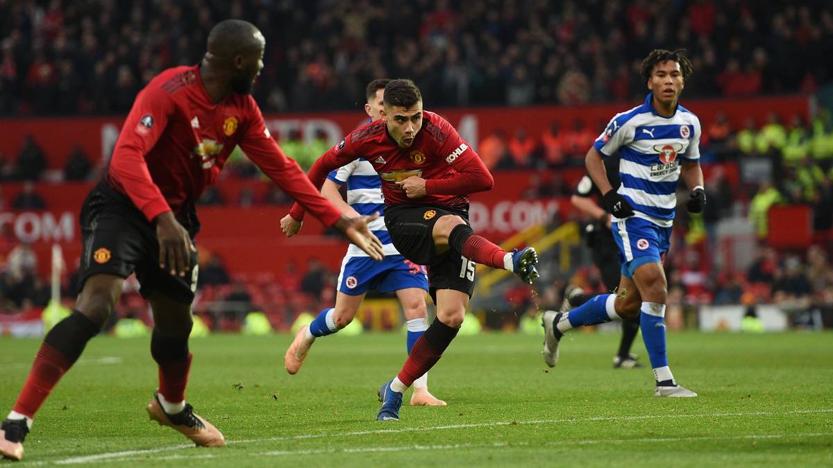 ANGEL GOMES: Am Boxing Day feierte der 18 Jahre alte Offensivspieler sein Profi-Debüt für Manchester United. Der U17-Weltmeister 2017 stammt aus der Jugend der Red Devils und ist der Cousin des früheren United-Spielers Nani - ihm eifert Gomes bereits in Manchesters U23 nach, wo er bislang auf sieben Scorer-Punkte in 13 Partien kommt