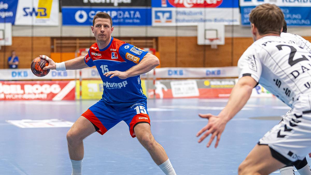 HBW BALINGEN-WEILSTETTEN - ZUGÄNGE:
Moritz Strosack (eigene Jugend), Fabian Wiederstein (HSG Konstanz), James Scott Junior (BM Logrono La Rioja/ESP), Björn Zintel (TV Hüttenberg)
ABGÄNGE: Jannik Hausmann (TV Plochingen), Martin Strobel (Karriereende), Benjamin Meschke (Ziel unbekannt), Juan de la Pena (Wilhelmshavener HV), Filip Taleski (Vardar Skopje/MKD), Lars Friedrich (Karriereende)