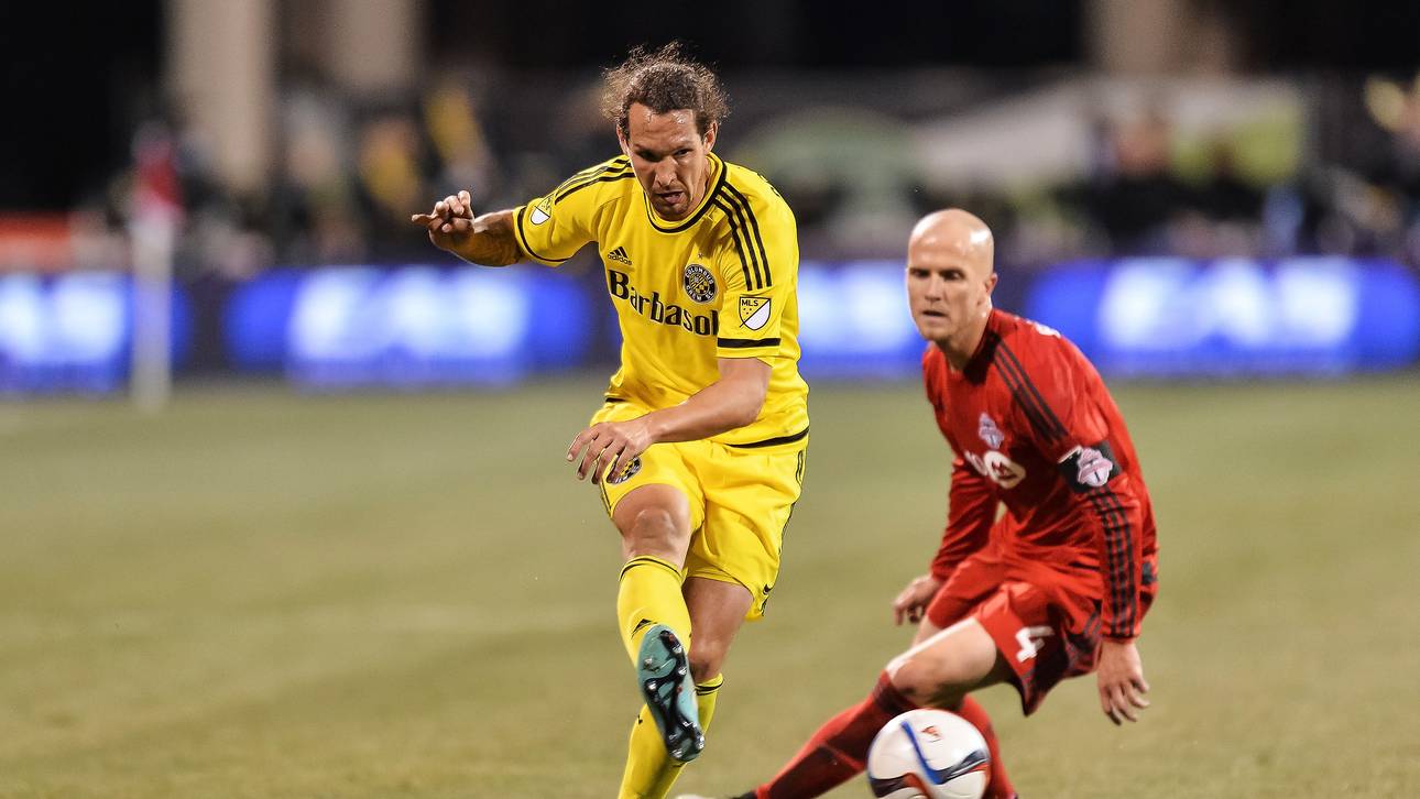 Union nimmt Pogatetz unter Vertrag