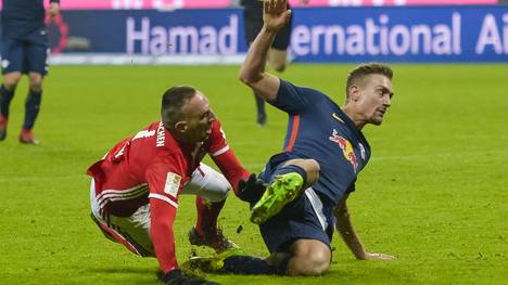RB Leipzig (r.: Stefan Ilsanker) erwartet am Mittwoch den FC Bayern (l.: Franck Ribery)