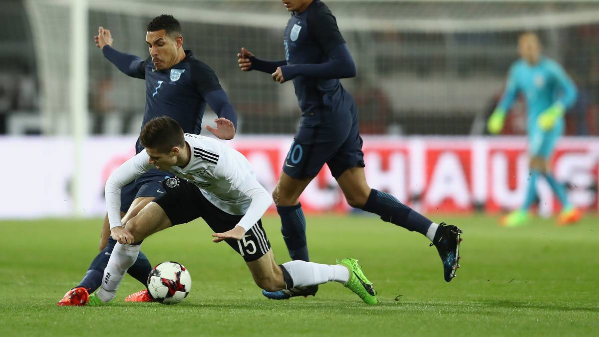 Julian Weigl will es vor den Fans im heimischen Stadion besonders gut machen. Doch die Engländer setzen ihn unter Druck
