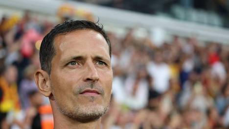 Dino Toppmöller ist nicht mehr Trainer des RC Lens. Bereits nach sechs Spielen muss der Deutsche seinen Posten überraschend räumen.