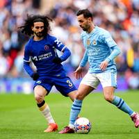 Manchester City ringt den FC Chelsea im Halbfinale des FA Cups nieder und steht im Finale. Bernardo Silva erzielt spät den Treffer des Abends.