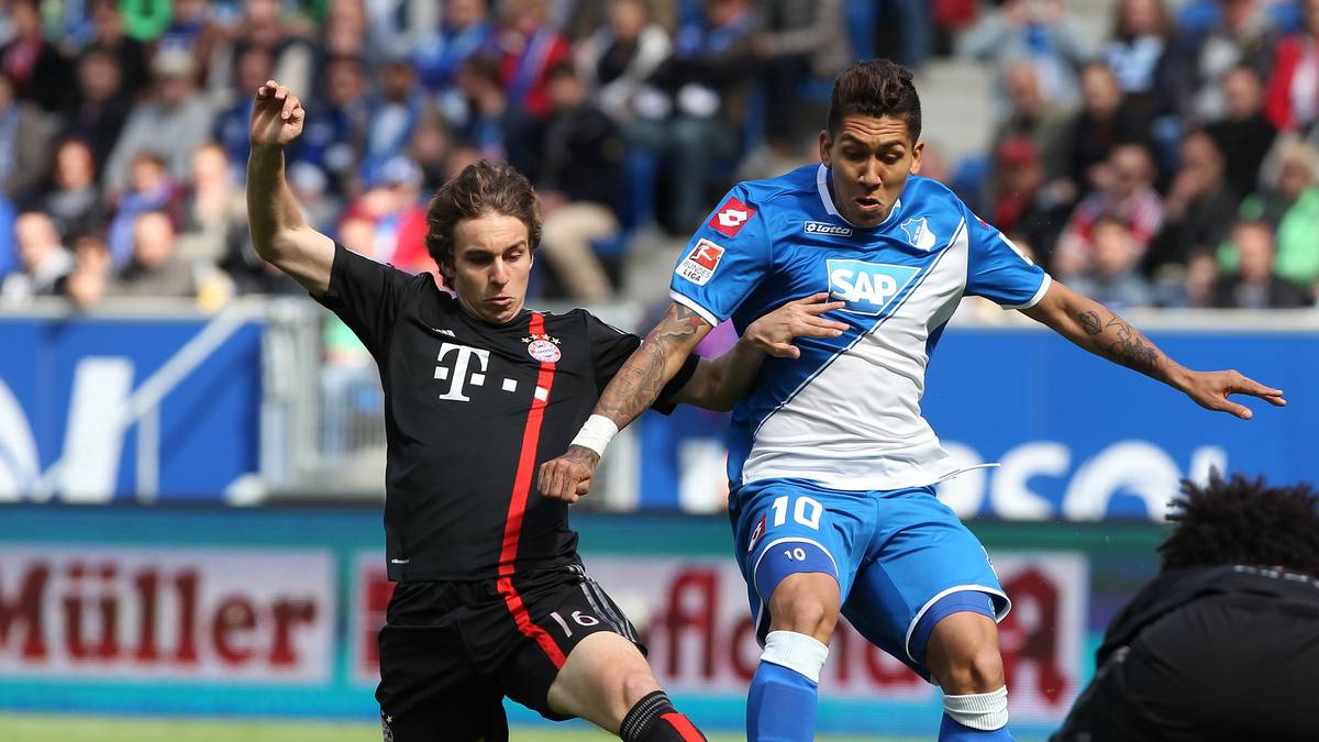 Gianluca Gaudino rückt in die Startelf. Hier kämpft der Youngster mit Hoffenheims Robrto Firmino um den Ball. Neben Gaudino beginnt Sebastian Rode im defensiven Mittelfeld

