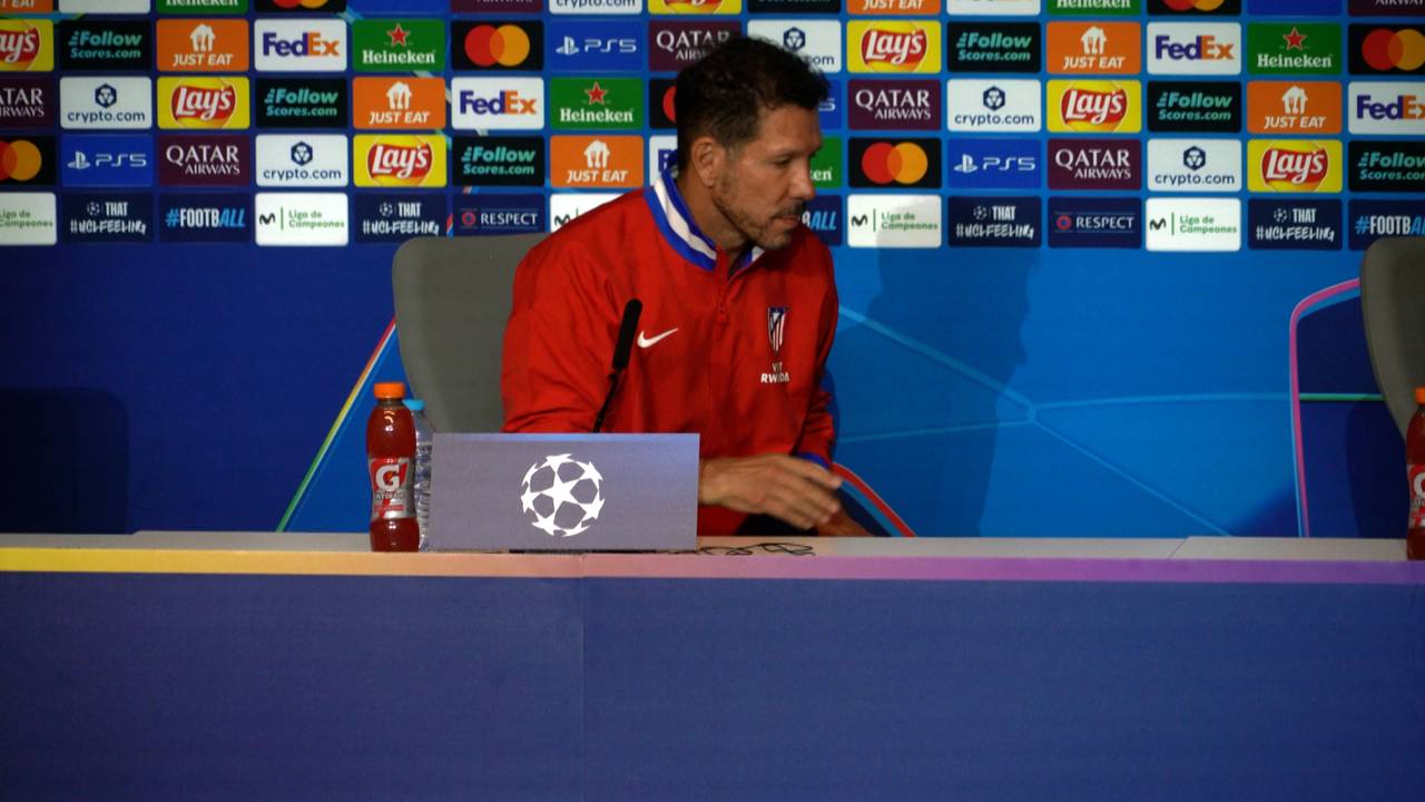 Phänomen Simeone! Er macht auf der PK, was er will