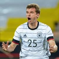 Klinsmann scherzt über Müller-Comeback