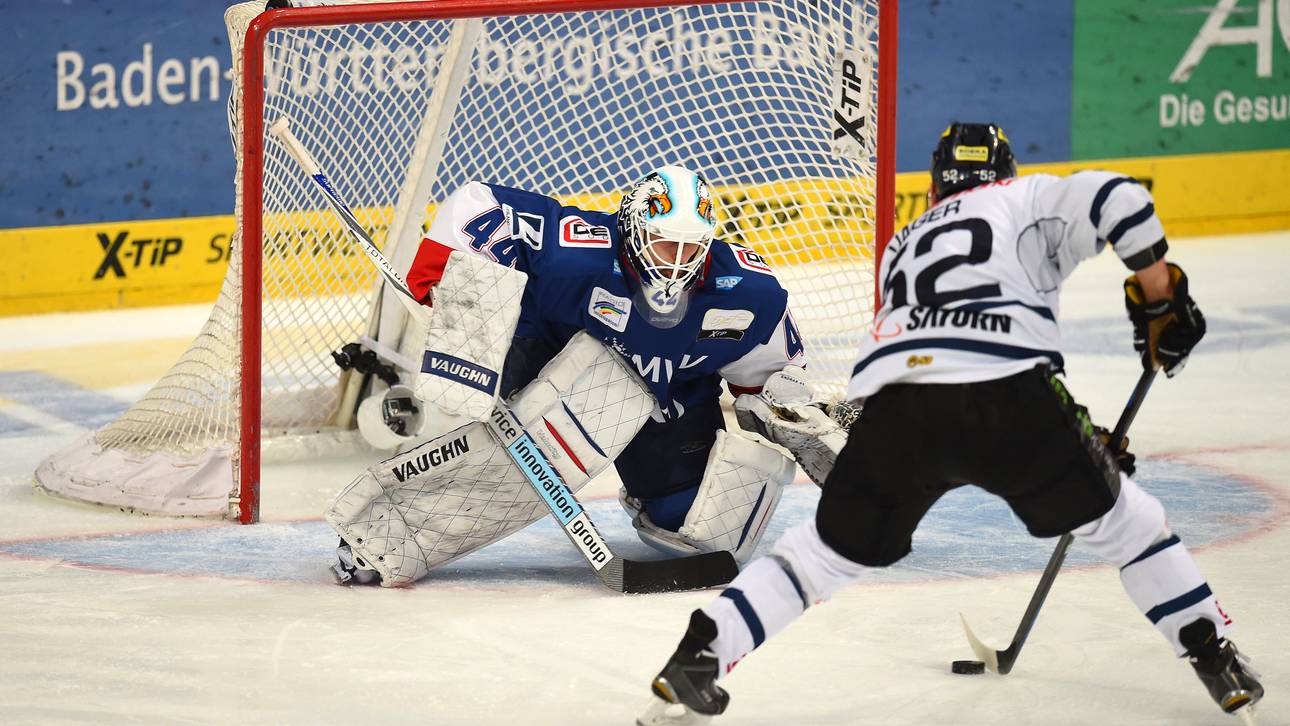 Cortina wartet auf ein Dutzend Spieler
