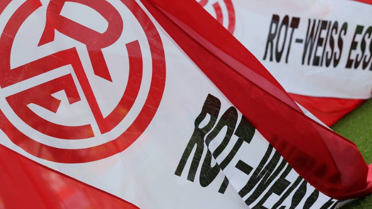 Verletzte Spieler nach Böllerwurf: Spielabbruch in Essen