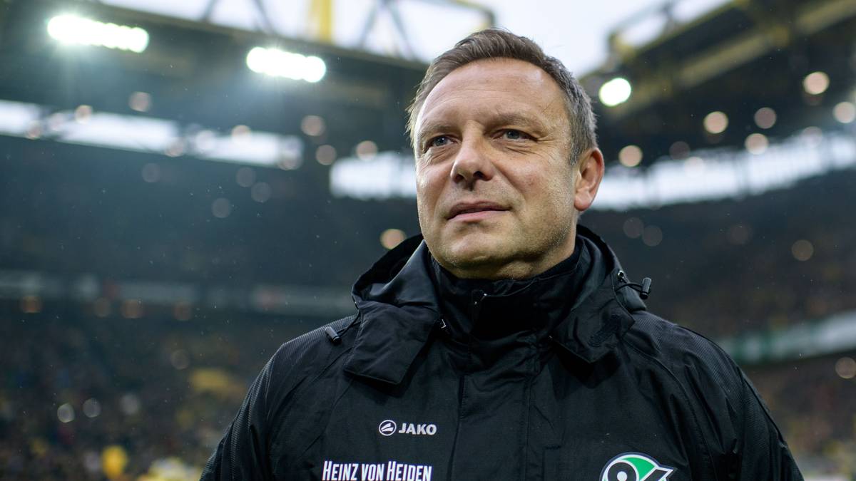 ANDRE BREITENREITER: Stieg bereits zweimal in die Bundesliga auf, zuletzt mit Hannover 96. Dort erst vor wenigen Wochen entlassen
