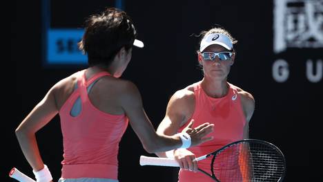 Samantha Stosur und Zhang Shuai gewinnen den Doppeltitel bei den Australian Open