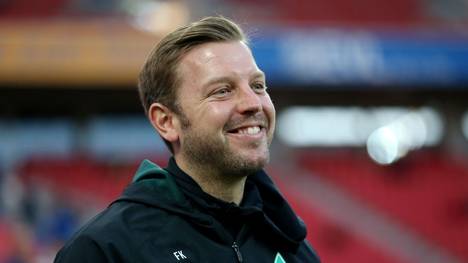 Werder Bremens Trainer Florian Kohfeldt und seine Kollegen dürfen sich freuen