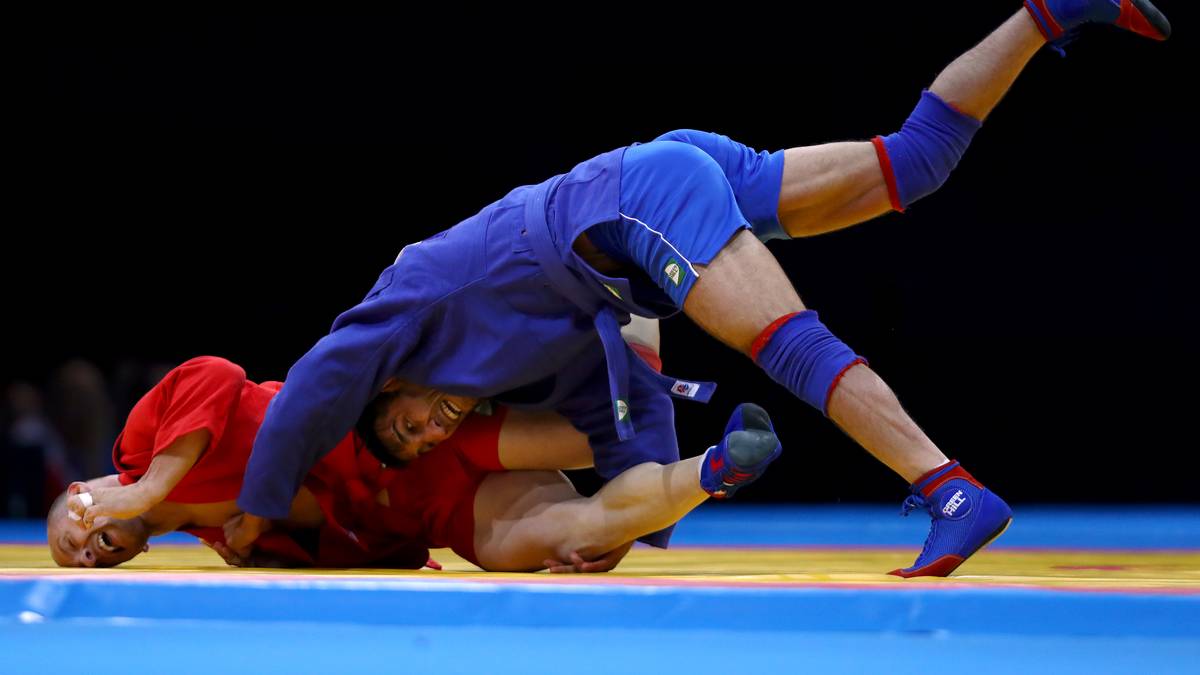 Die Kampfsportart Sambo ist hierzulande noch nicht allzu präsent. Doch der Rumäne Szoke Laszlo Zsolt und Emil Hasanov aus Aserbaidschan demonstrieren die ganze Härte der Disziplin