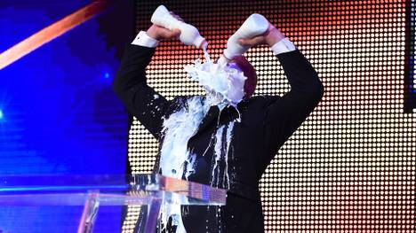 Kurt Angle übergoss sich bei seiner Hall-of-Fame-Ansprache mit Milch