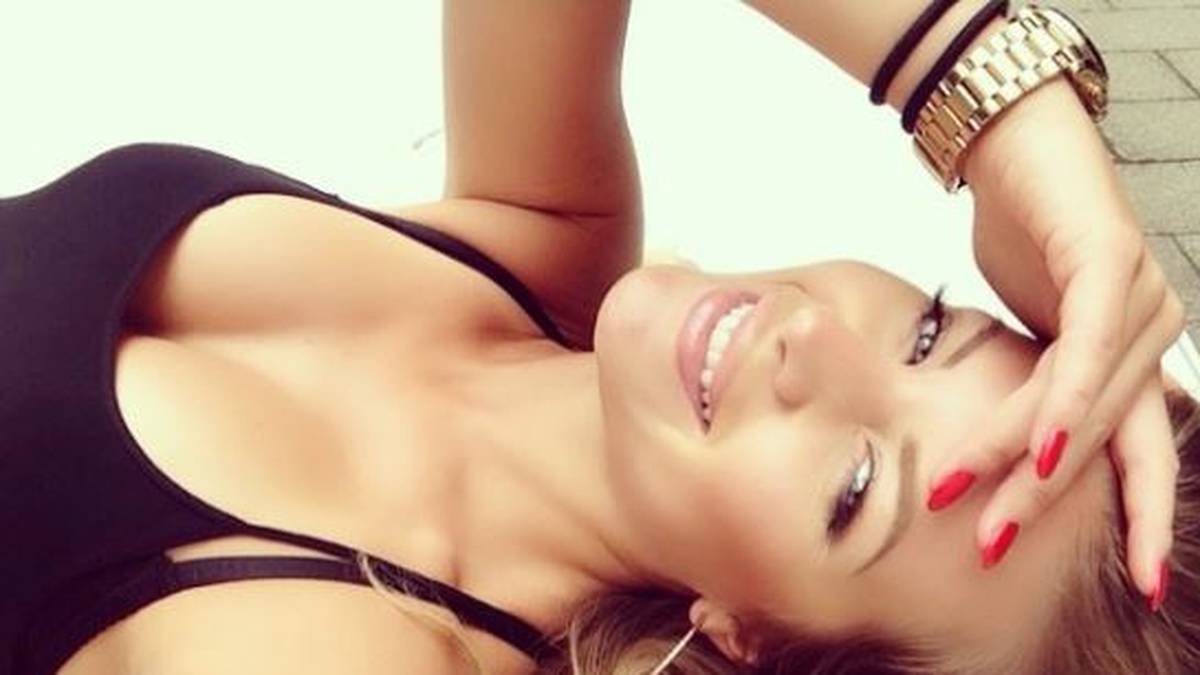 Die beiden heirateten Anfang des Jahres. Noch vor Cathy Hummels und Ann-Kathrin Brömmel wurde Ina letztes Jahr zur schönsten Spielerfrau der Bundesliga gewählt