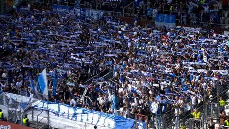Der VfL Bochum bekommt zum vorerst letzten Mal in der Bundesliga den Grönemeyer-Klassiker "Bochum" auf die Ohren - gespielt vom FC St. Pauli in deren Stadion. Ein respektvoller Gänsehaut-Moment und eine große Geste in Richtung des Absteigers.