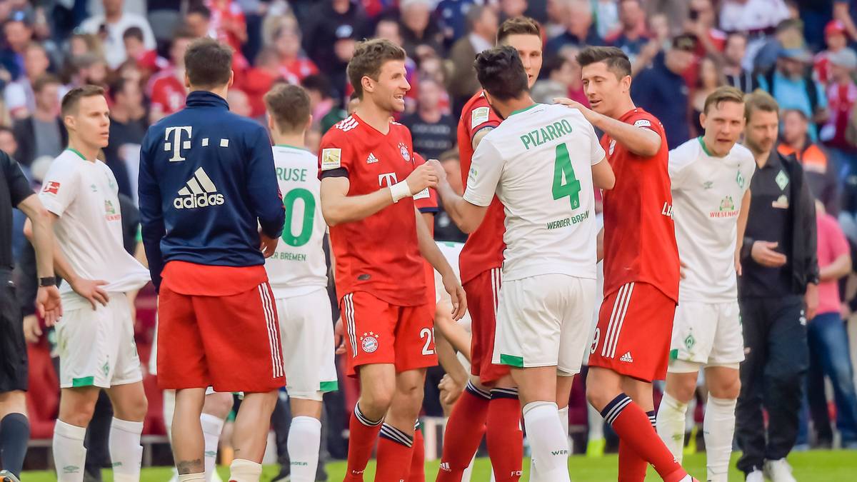 Und auch auf dem Platz herrscht zumindest vor Spielbeginn und nach Abpfiff Harmonie zwischen den Spielern - in den 90 oder 120 anstehenden Pokal-Minuten dazwischen werden sich beide Teams aber sicher nichts schenken