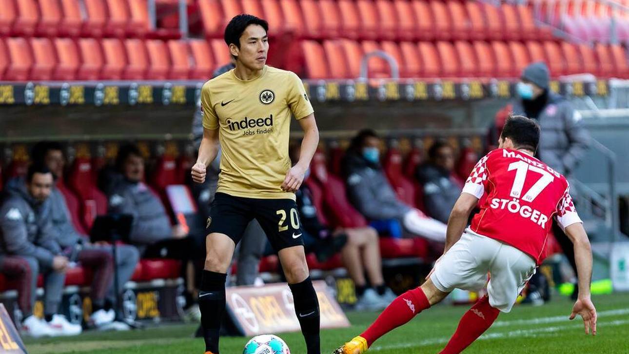 Hängt Hasebe noch ein Jahr dran?